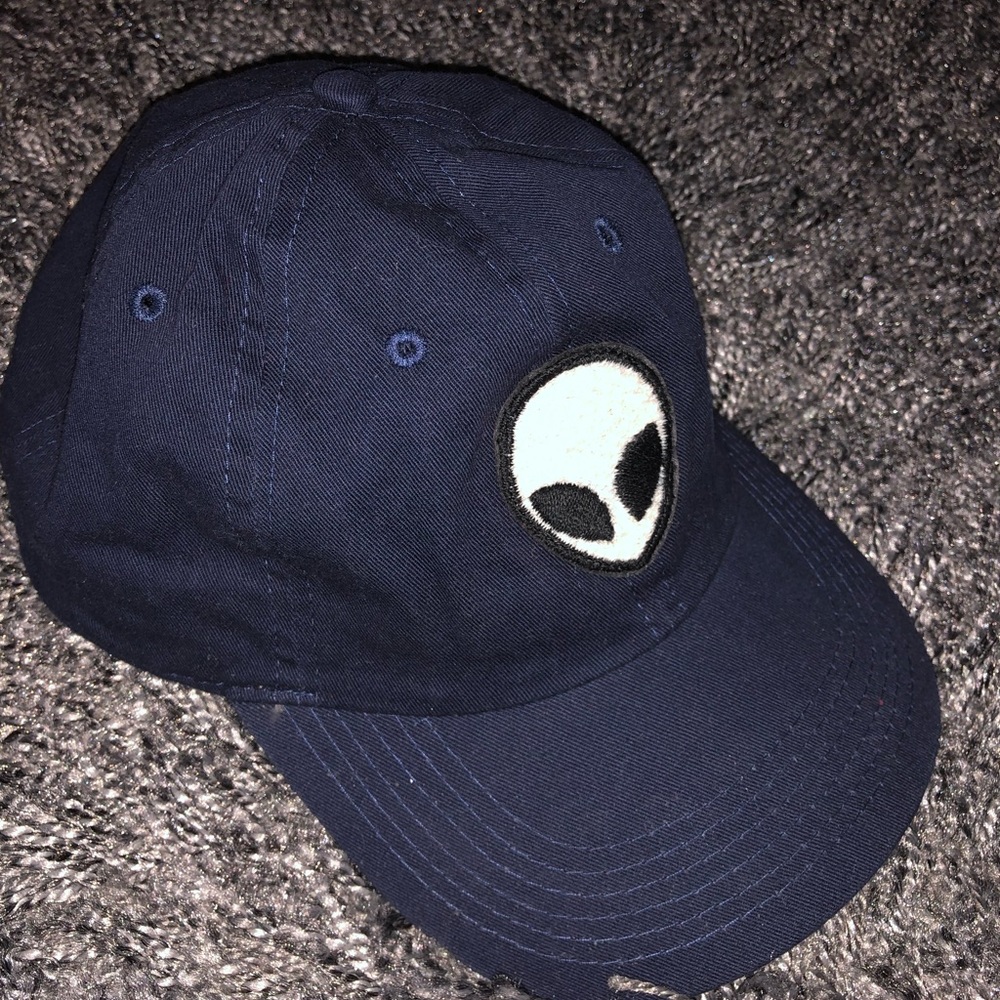 BRANDY MELVILLE HAT
